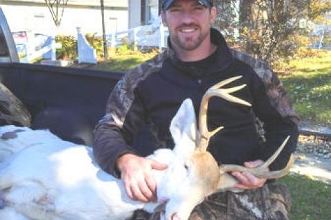 News & Tips: Indiana Albino Buck 2013