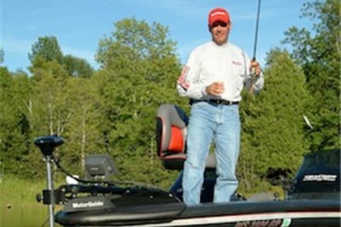 News & Tips: Spooning for Shallow-Water Walleyes