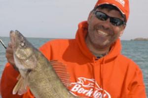News & Tips: Walleyes on Deep Rock Structure